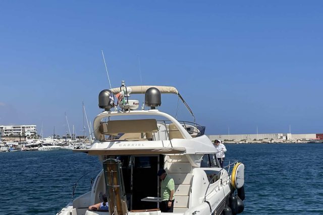 YACHT-A-MOTORE-NOLEGGIO-BARCHE-POLIGNANO-MONOPOLI2.jpg