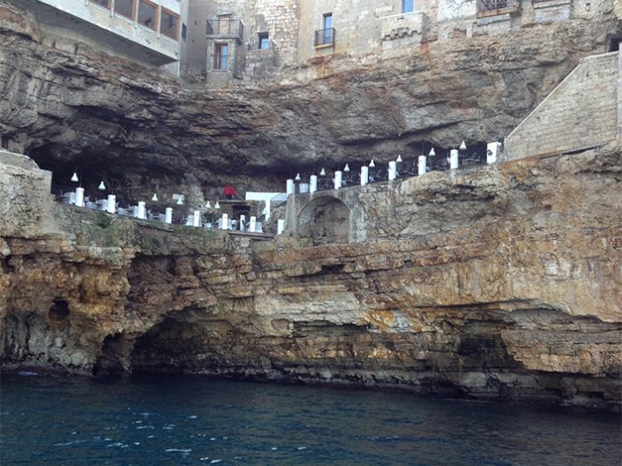 escursione-in-barca-polignano-a-mare-grotta-palazzese.jpg