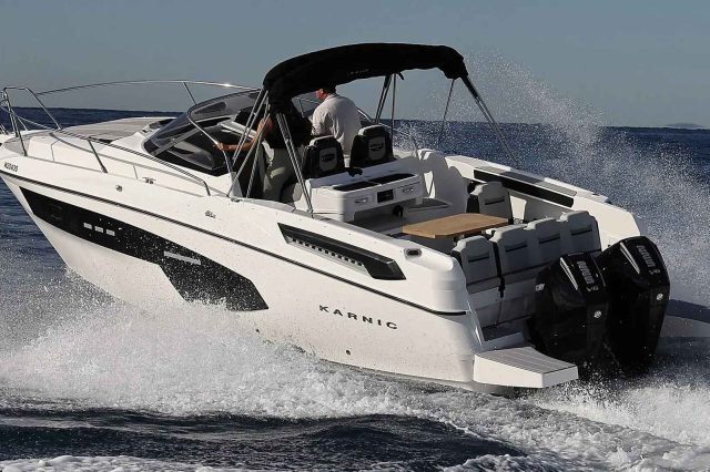 yacht-a-motore-rent-me-charter-monopoli.jpg